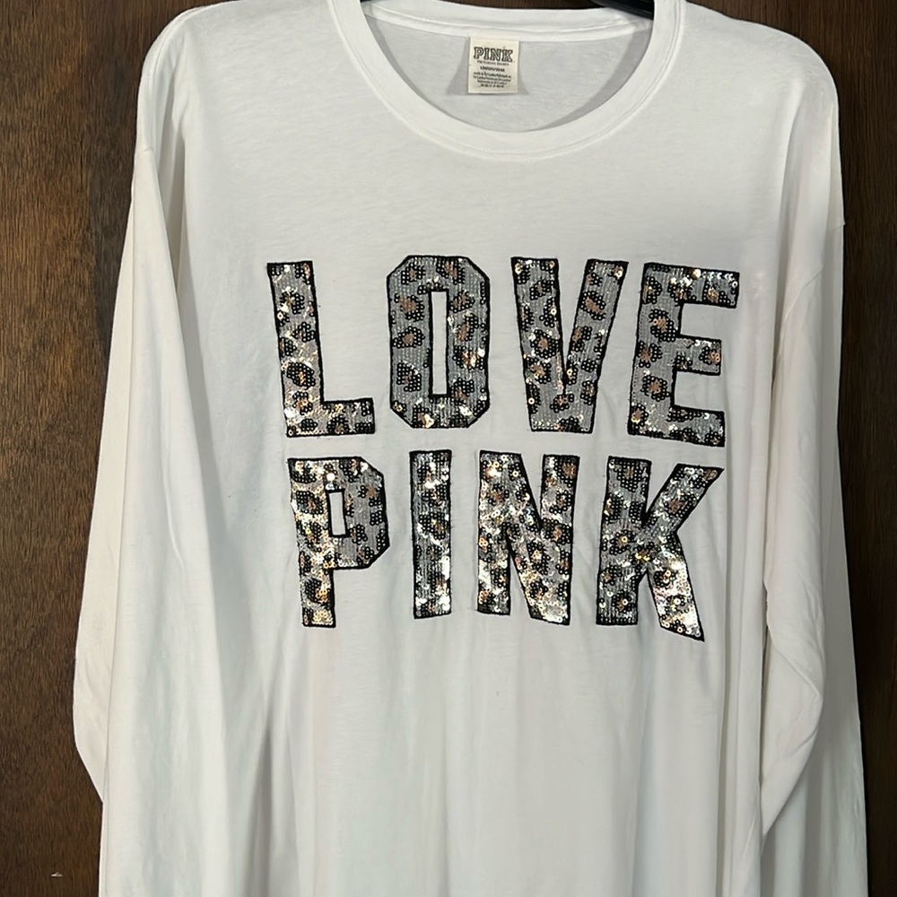 Ladies Pink long sleeve shirt. Size Large.